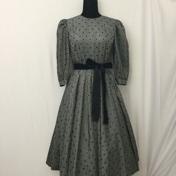 Vintage Sir Edwin Hardy Amies formal dress. Deep gray and black velvet size uk 9 - Picture 1 of 7